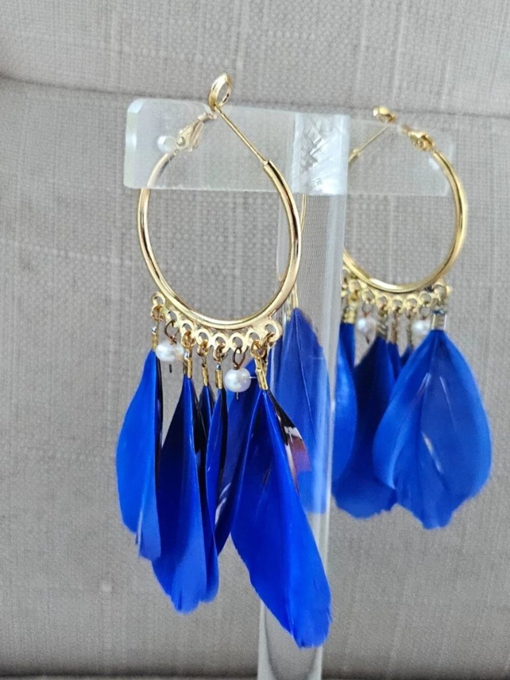 Norstrom Women Earrings Blue Faux Feather Gold Tone Fashion Ear Jewelry New - Picture 2 of 8